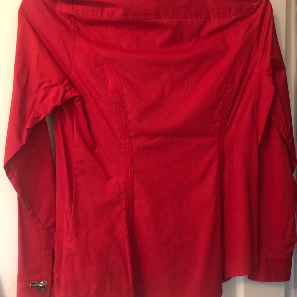 Express red blouse - Picture 3 of 3